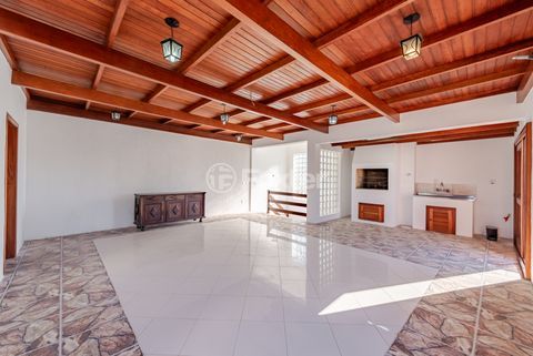 Image 32 - 949050