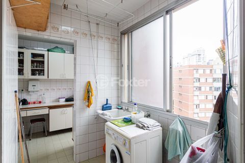 Image 34 - 950008