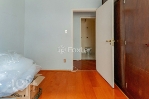 Image 34 - 953332