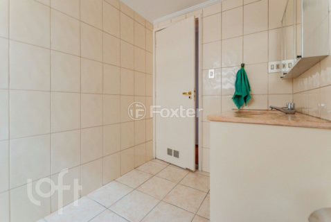 Image 30 - 953332