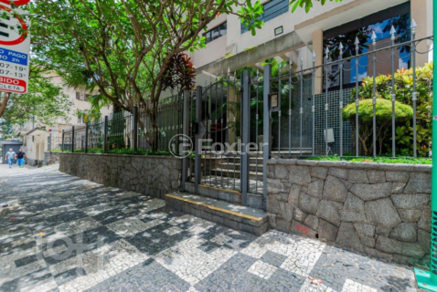 Image 37 - 953332