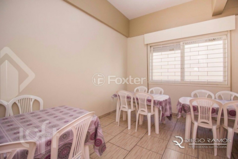 Image 33 - 953584