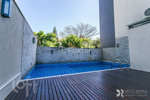 Image 33 - 953605