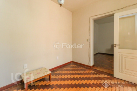Image 30 - 953700