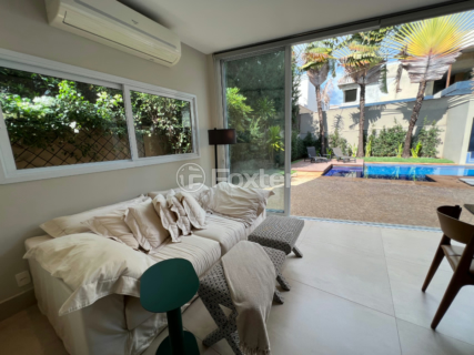 Image 37 - 953932