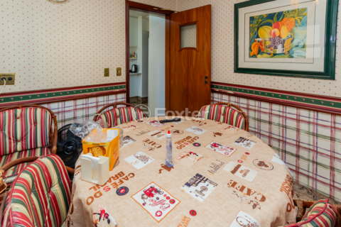 Image 44 - 954230