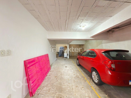 Image 21 - 954402