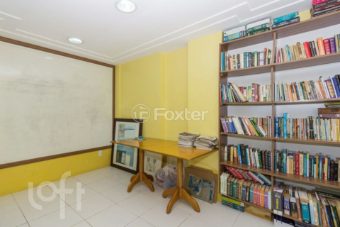 Image 23 - 954428