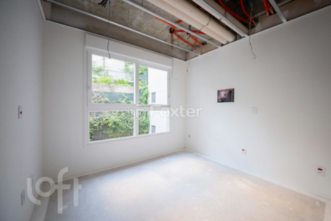 Image 27 - 954747