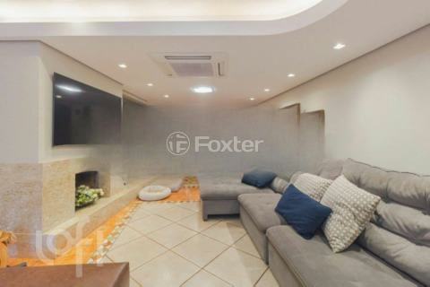 Image 32 - 955010