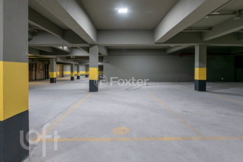 Image 28 - 955858