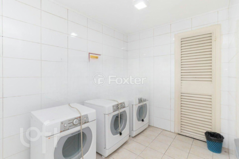 Image 33 - 955930