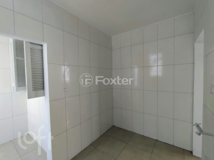 Image 31 - 956372