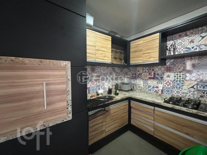 Image 32 - 956554