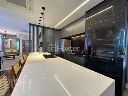 Image 24 - 956582