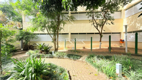 Image 37 - 956616