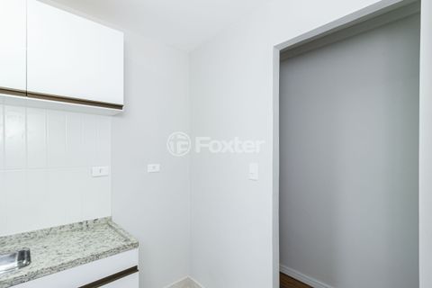 Image 25 - 956617