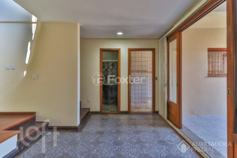 Image 36 - 957004