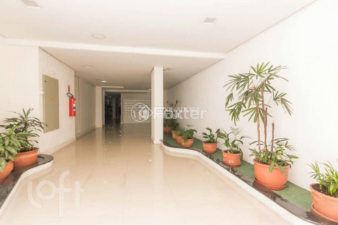 Image 32 - 957036