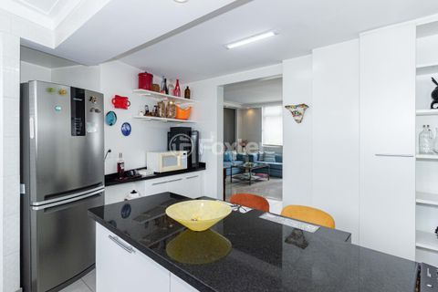 Image 24 - 957599