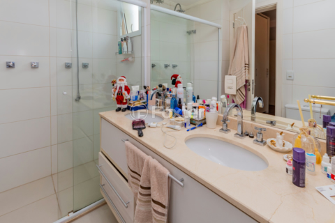 Image 34 - 957744
