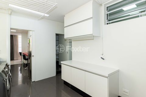 Image 35 - 957821