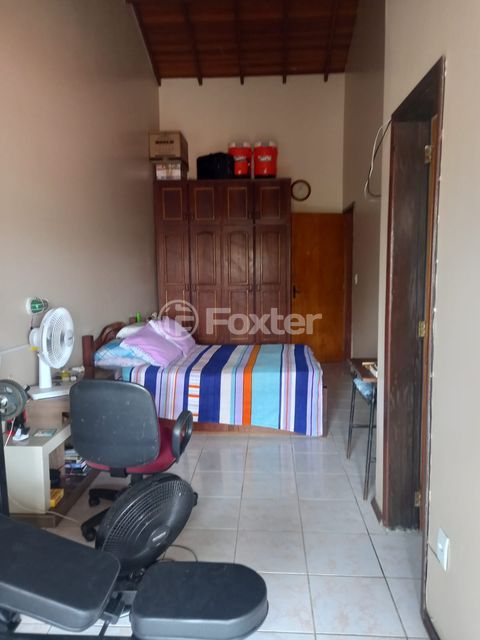 Image 22 - 958357