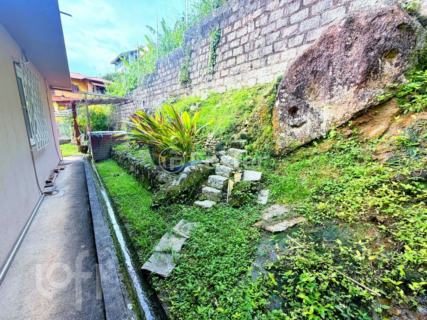 Image 5 - 958771