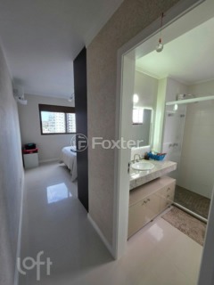 Image 44 - 958815