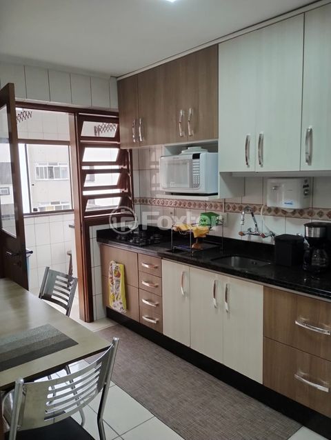 Image 33 - 958967