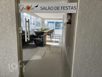 Image 35 - 959025