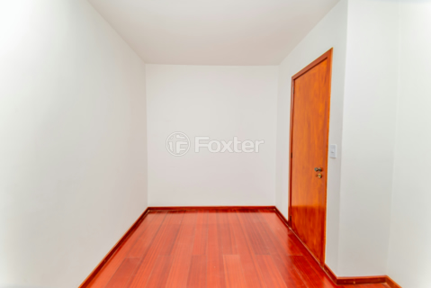Image 33 - 959200