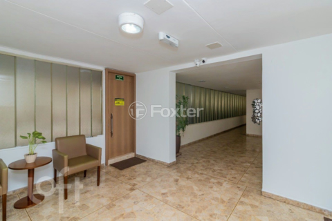 Image 31 - 960305