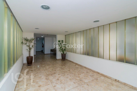 Image 33 - 960305