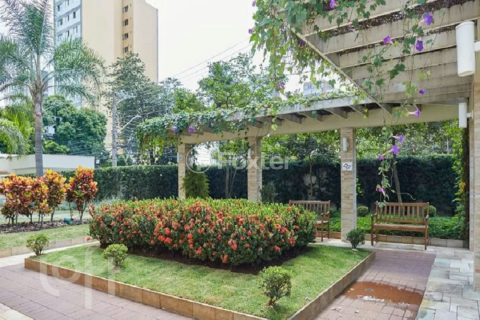 Image 34 - 960524