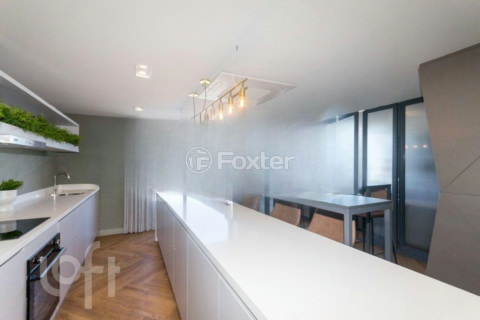 Image 33 - 960650