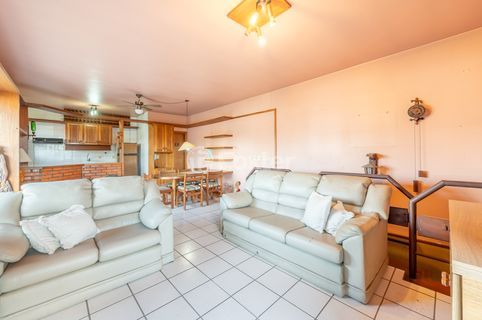 Image 31 - 961102