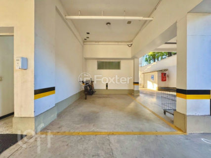 Image 37 - 961533