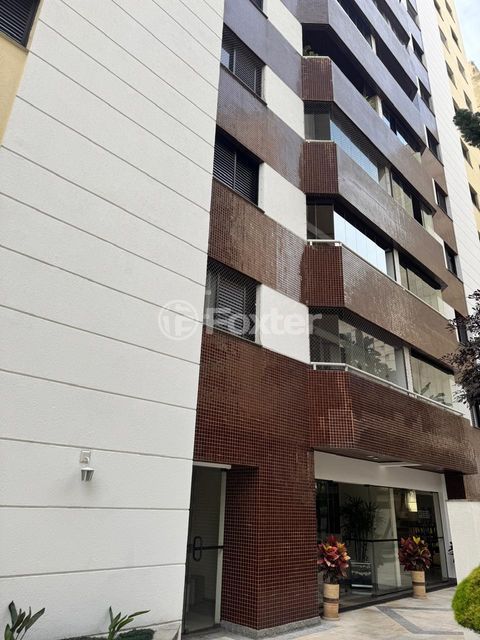Image 21 - 962184