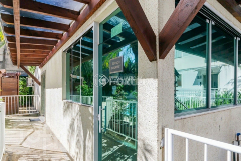 Image 37 - 965558
