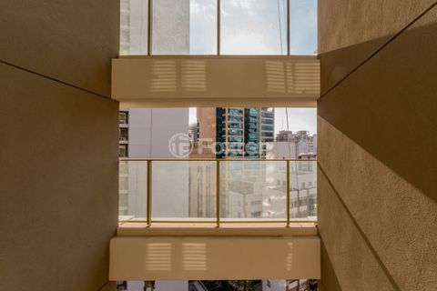 Image 20 - 966742