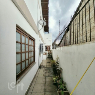 Image 25 - 967331