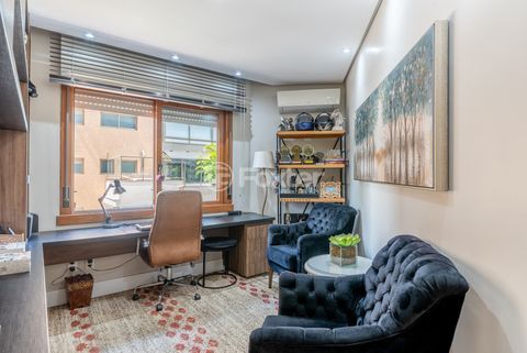 Image 21 - 968732