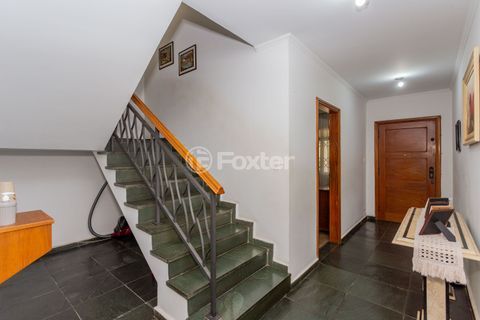 Image 21 - 968935