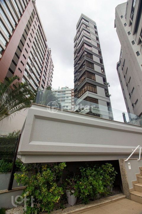Image 21 - 969982