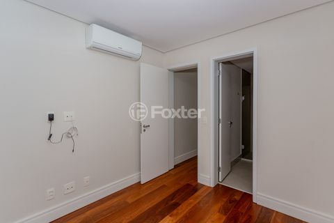 Image 33 - 970610