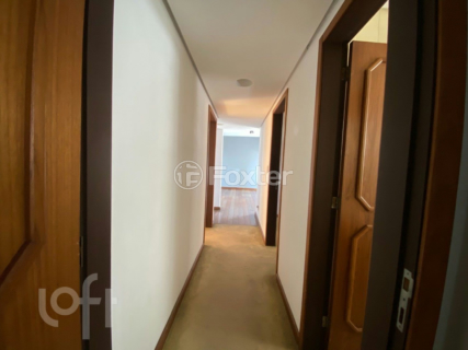 Image 30 - 972372