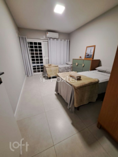 Image 21 - 972659