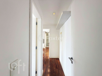 Image 21 - 972850