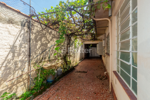 Image 33 - 973400